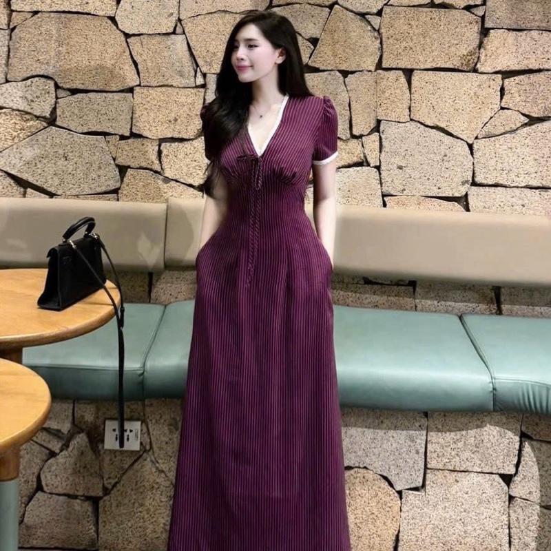 ĐẦM MIDI BIGSIZE KẺ SỌC VIỀN REN TRẮNG CỔ V COW.S.HOUSE