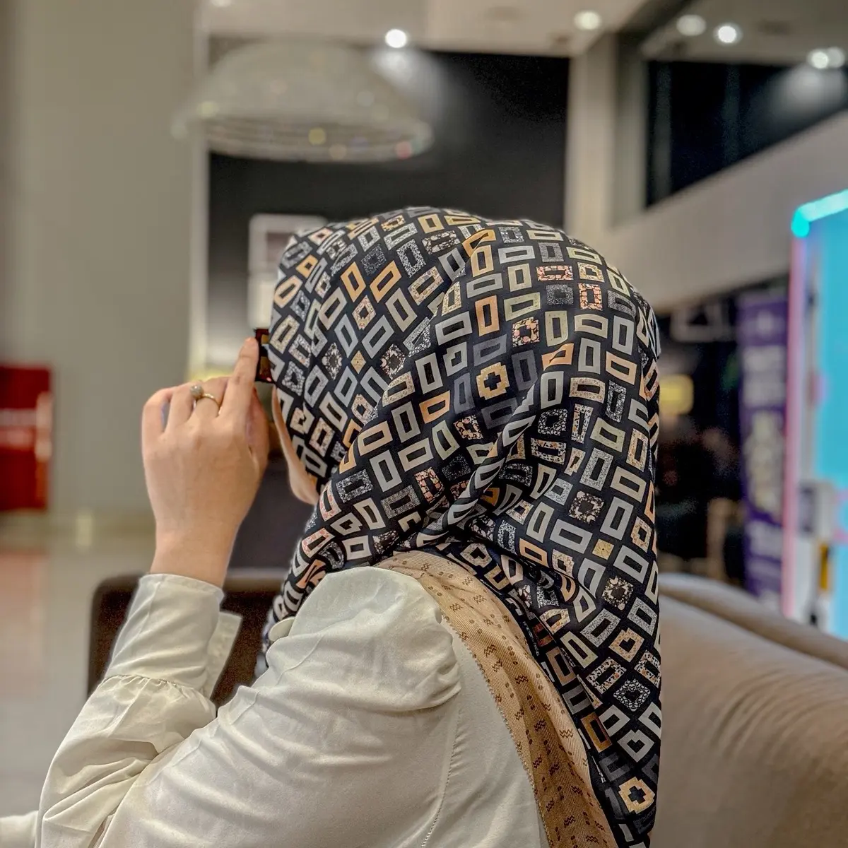 Jilbab Voal Motif NL Sublime NL Original - Nilna Story Lembut tegak paripurna