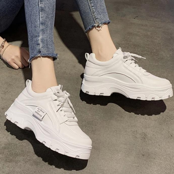 Giày Giày Thể Thao Hàn Quốc, Cắt Cao, Chất Liệu Cao Su, Màu Trắng, Dành Cho Nữ, Thích Hợp Tập Luyện, Thể Thao, Vượt Mặt, Giày Thể Thao, Huấn Luyện Viên, Đóng Cửa, Thường Ngày, Thích Hợp Cho Bé Gái Chạy Bộ Và Đi Bộ, Giày Dép Sneaker Shoes Jean