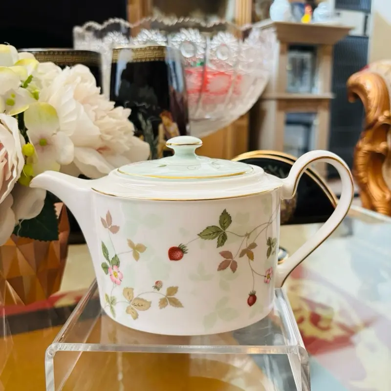 Tea Pot Delphi Tea Cup Saucer Wedgwood Wild Strawbery Mewah Cantik