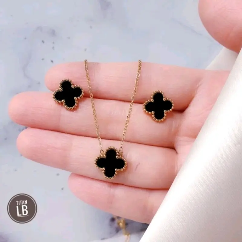 Kalung Gold Clover Bunga Titanium Plus Anting 0