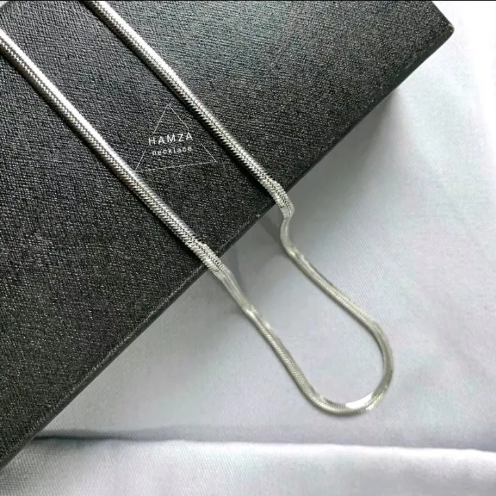 Perhiasan pria Kalung Titanium Belut Gepeng Perak Tipis Warna Putih Anti Air selamanya Elegan 3