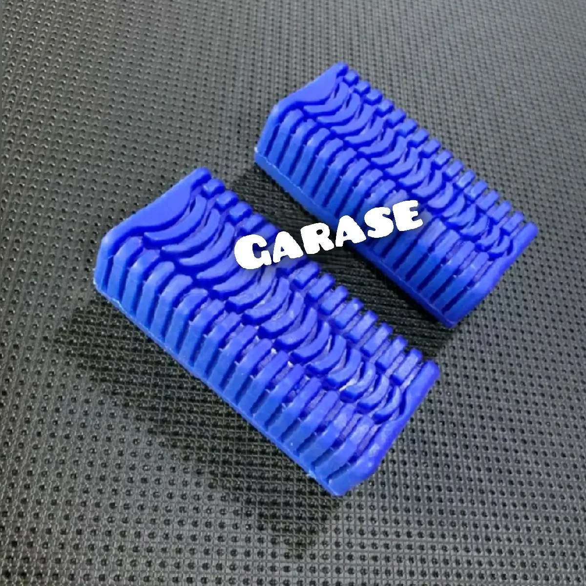 FOOTSTEP STEP DEPAN / PIJAKAN KAKI DEPAN KARET EMPUK BISA UNTUK SEMUA JENIS MOTOR
