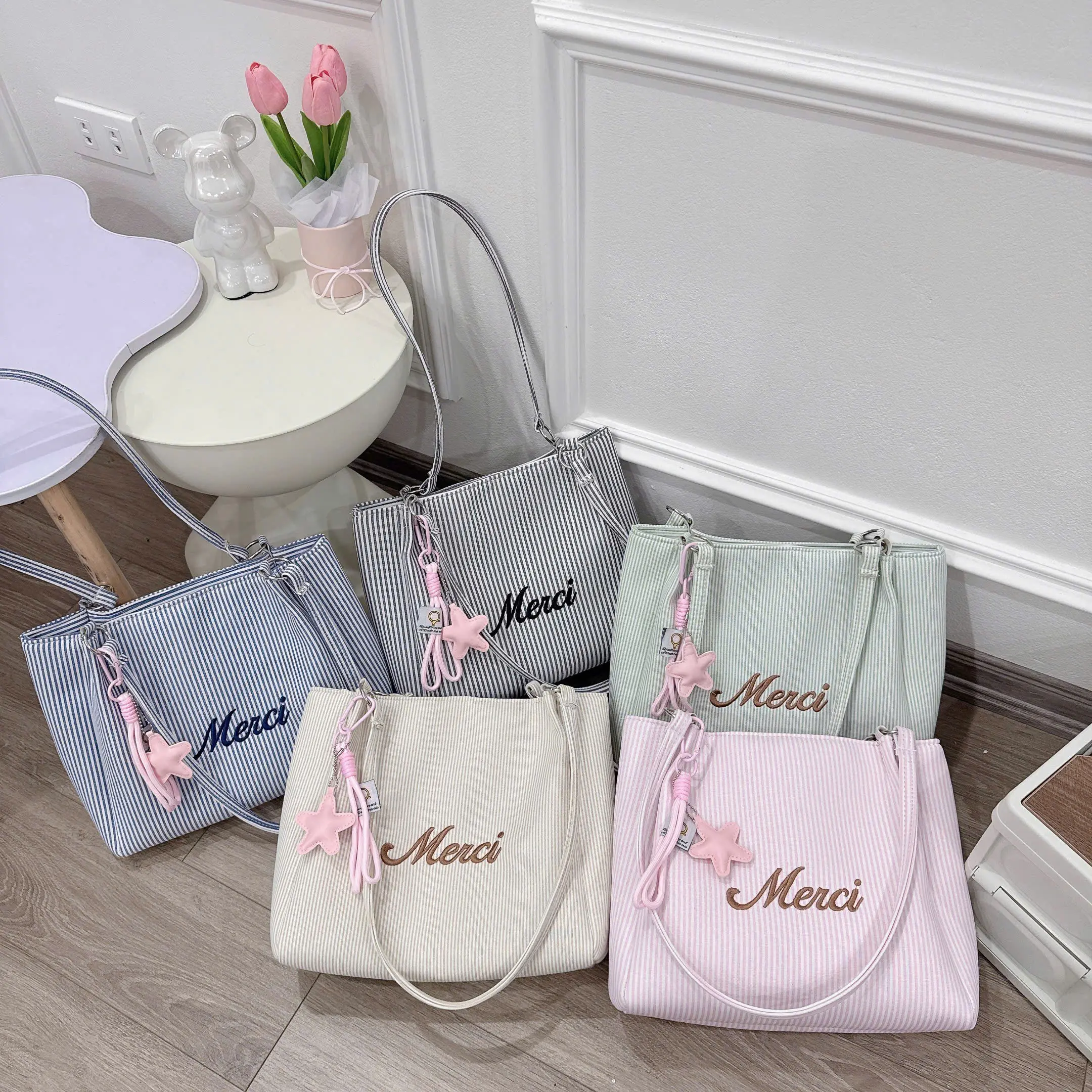 Xả Kho (Tặng 1 Charm Bất Kì) Túi Tote Vải Canvas Phối Charm sao, Túi Công Sở Vải Kẻ Thời Trang Hàn Quốc, Đi Làm Đi Chơi - TXN501