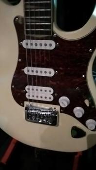 Product Review of ￼screw sekrup baut pickup gitar bass elektrik hitam chrome gold 2.5mm humbucker emg seymour duncan from I**t 0