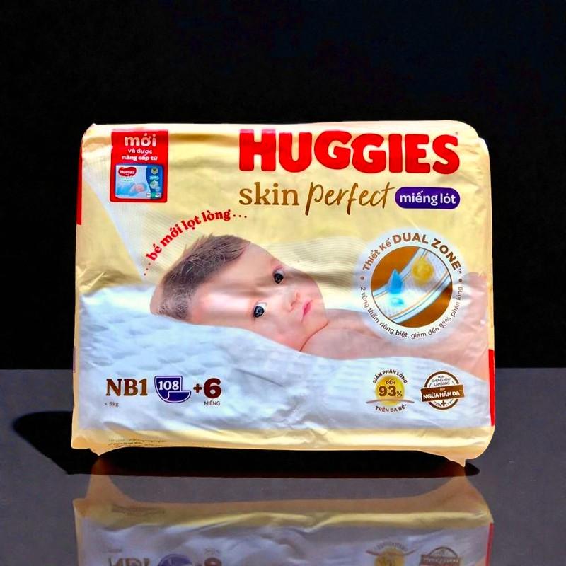  Miếng Lót Sơ Sinh Huggies Skin Perfect NB1 108+6 Miếng  cho bé dưới 5kg  