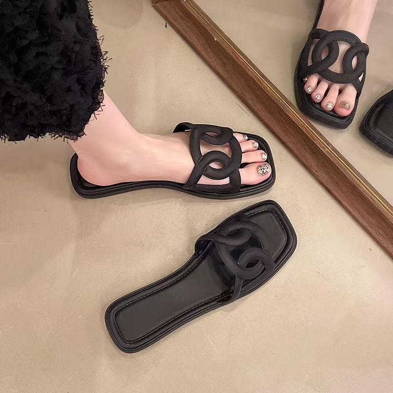 ‌Sepatu sandal plat pipih model 2025 sole lembut pantai nyaman serba bisa dipakai outdoor anti licin desain berlubang-berlubang ventilasi kepala kotak