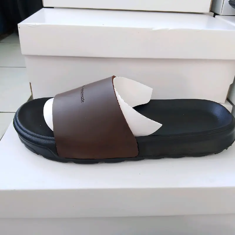 Sendal Kulit Pria Polos Terbaru 1