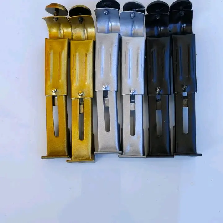 kaki/bracket/penyangga batang gorden