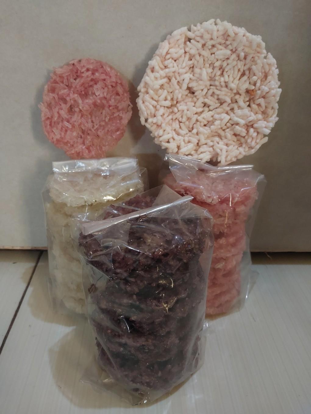 Rengginang jumbo dengan tiga varian rasa Makanan Cemilan