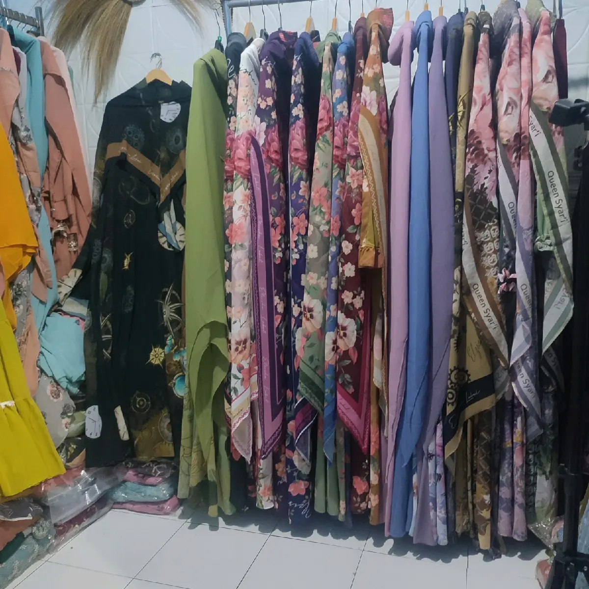 CUCI GUDANG GAMIS 'EDisi Salle Gamis khusus Cuci Gudang . Semua warna , ukuran, Dan model Salle Stok. Hanyaada , diLIVE  GPS saja!!!