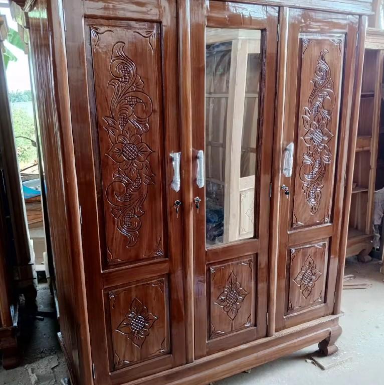 furniture Lemari pakaian model pintu buka tutup pintu 3 berbahan kayu jati pengiriman khusus jabodetabek jawa barat Furniture 2