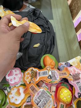 Product Review of Sỉ 1kg thạch que kem trái cây sữa chua phô mai hình chân mèo,  hình que kem trái cây mix nhiều vị phô mai thạch phô mai from T**n B**h 0