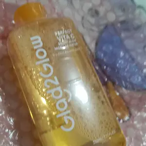 [New] Glad2Glow PERFECT VC BRIGHT GLOW MICELLAR WATER 130ml/ 230ml/ 300ml-Pembersih Wajah Vita C Citrus Junos Untuk Menghapus Makeup Waterproof Membersihkan Kotoran Mencerahkan Melembabkan Kulit Sensasi Segar Glowing Tidak Lengket All Skin Type VITA C