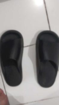 Product Review of QH posϵϵ Sandal  Pria Original TERMURAH 100% REAL PIC nyaman dan EMPUK PRIA DAN WANITA Shoes Selop Sendal Hitam from T**a 0