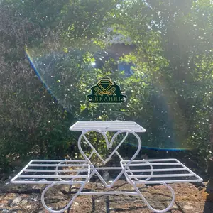 Standing Pot Love Mini Minimalis Aesthetic Besi SNI Cat Anti Karat Desain Rapi Cocok Untuk Berbagai Gaya Interior Tanaman