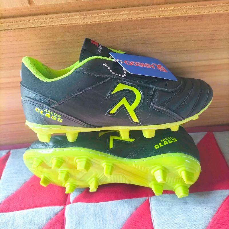 sepatu sepak bola anak, anak berbagai model mulai dari ukuran 33-37 2