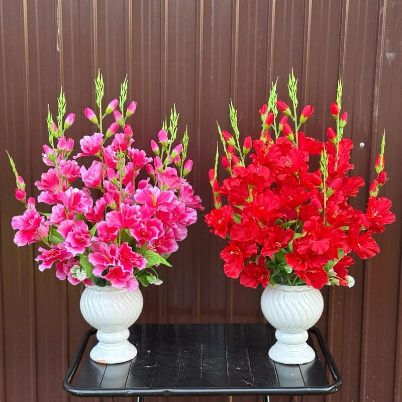 Ơn 2 chậu sứ -cắm sẵn chậu hoa lay ơn thiết kế cắm sẵn 10 cành hoa lay ơn chất liệu hoa lụa được cắm sẵn trong chậu sứ. Chiều. Cao 70cm . Trang trí nhà cửa đề co bàn thờ