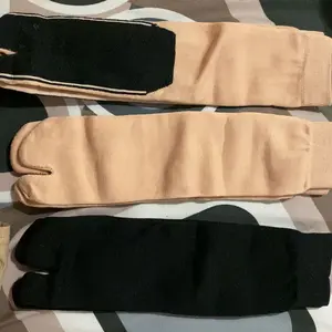 GAS - 3 Pasang Kaos Kaki Jempol Tebal & Premium Hitam | Kaos Kaki Muslimah Panjang Anti Selip untuk Umroh & Harian | Bahan Lembut Elastis & Nyaman | Aksesoris Fashion Wanita Terbaru | Hemat & Nyaman