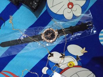 Product Review of 5PCS Jam Tangan Kuarsa Wanita Bergaya Berlian Berlian Kupu-kupu Dial PU Tali Kulit  Quartz Watches Kaca Set Perhiasan Kupu-kupu Gratis (Tanpa Kotak) from ** 1