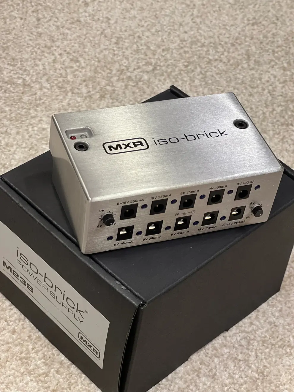 MXR M-238 ISO Brick Power Supply