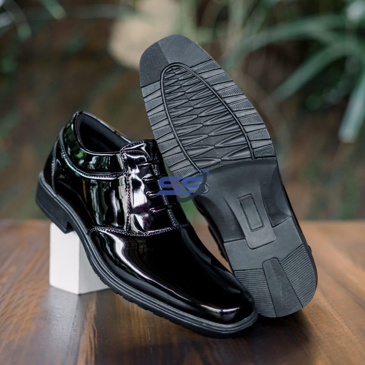 Sepatu Polri TNI Pria Hitam Dengan Tali Mati Doff dan Kilap Resleting Samping Karet Anti Slip Upper Kulit Sintetis Berkualitas Tinggi Pantofel Shoes Kerja