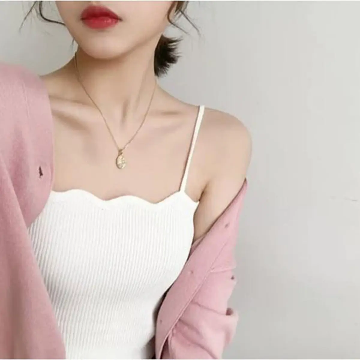 Tank Top Crop Scallop Rib Premium untuk Wanita - Korean Style - Atasan, Fit Cewek Kamisol croptop remaja atasan tank & tube Crop White remaja pakaian rajut Basic tank  top Rompi kaos  crop