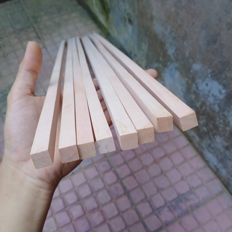 Product Introduction of Stik Kayu Kotak 1 cm x 1 cm x 100 cm | Kayu Kotak Kecil Panjang untuk Kerajinan, Dekorasi, dll 0