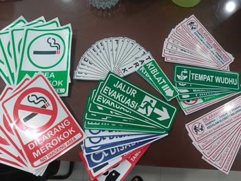 Product Review of Stiker Kiblat / Sticker kiblat / stiker arah kiblat / sticker arah kiblat / stiker arah kiblat shalat / sticker arah kiblat shalat from R**a 0