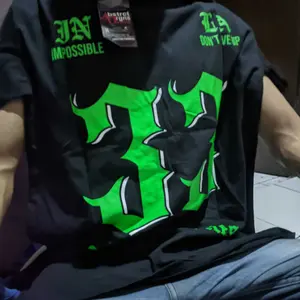 TERBARU KAOS T-SHIRT DISTRO PRIA DEWASA TERLARIS LENGAN PENDEK MOTIF BERGAMBAR COUPLE OVERSIZE VIRAL