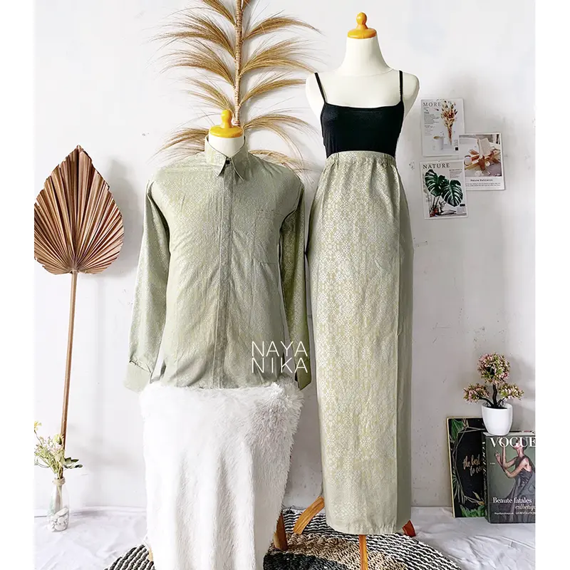 NAYANIKA BATIK - Batik Couple NAYRA LAKSMI Kemeja Lengan Panjang M L XL Mix Rok Prodo Songket - Baju Couple Pasangan Modern Kekinian - Bawahan Batik Wanita Rok Span Karet Pinggang - OOTD Kondangan Kekinian 1