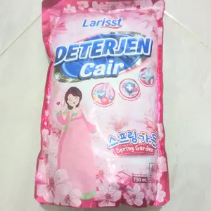 Larisst Deterjen Cair Spring Garden 750 ml - Pembersih Pakaian Cair dengan Aroma Bunga Segar