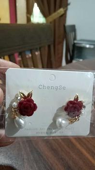 Product Review of Anting-anting Bunga, Merah, Untuk Fesyen Wanita, Rekaan Mawar Nightingale, Gaya Retro Perancis, Bahan Baldu, Anting-anting Mutiara, dengan Pesona Dewi from h**0 0