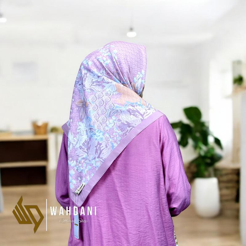 HIJAB SEGIEMPAT VOAL  MOTIF TERBARU KEKINIAN 3