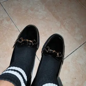 Sepatu sekolah pantofel korean style wanita hitam hak 3cm cewek sekolah kantor