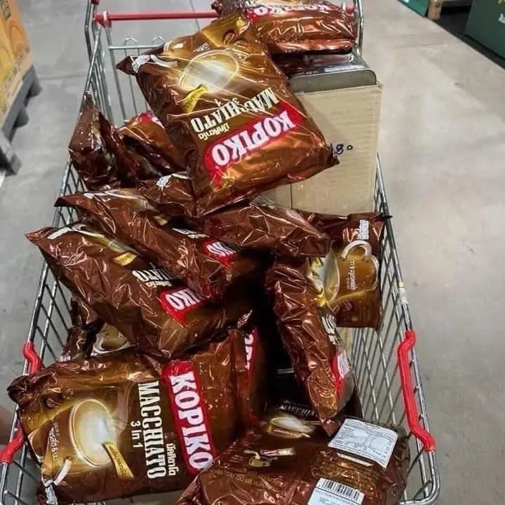 Cafe sữa hoà tan Kopiko Macchiato ( combo 3 túi 60 gói nhỏ) Thailand