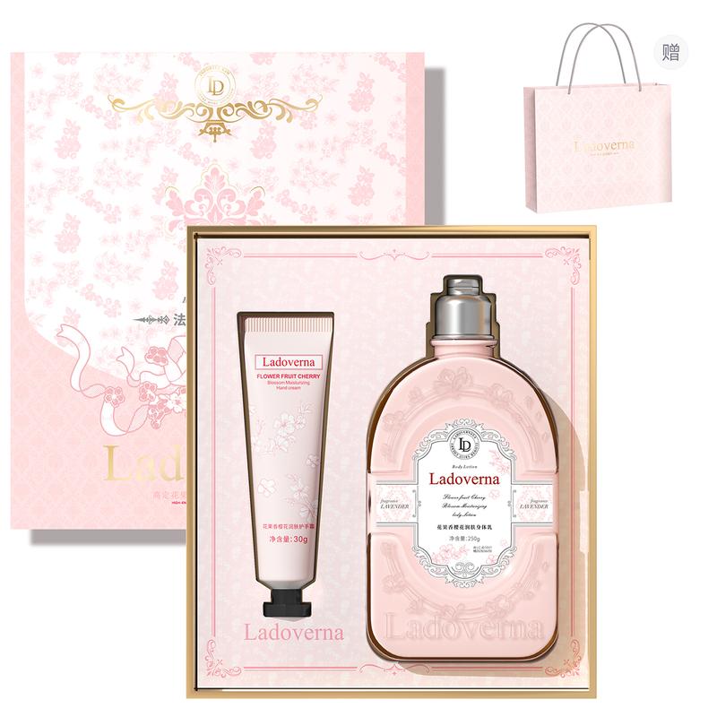 Ladoverna Bộ quà chăm sóc cơ thể hương hoa anh đào, lưu hương lâu dài, giúp cải thiện da khô ráp; bộ gồm kem dưỡng tay và sữa dưỡng thể (2 món), kèm túi quà tặng.