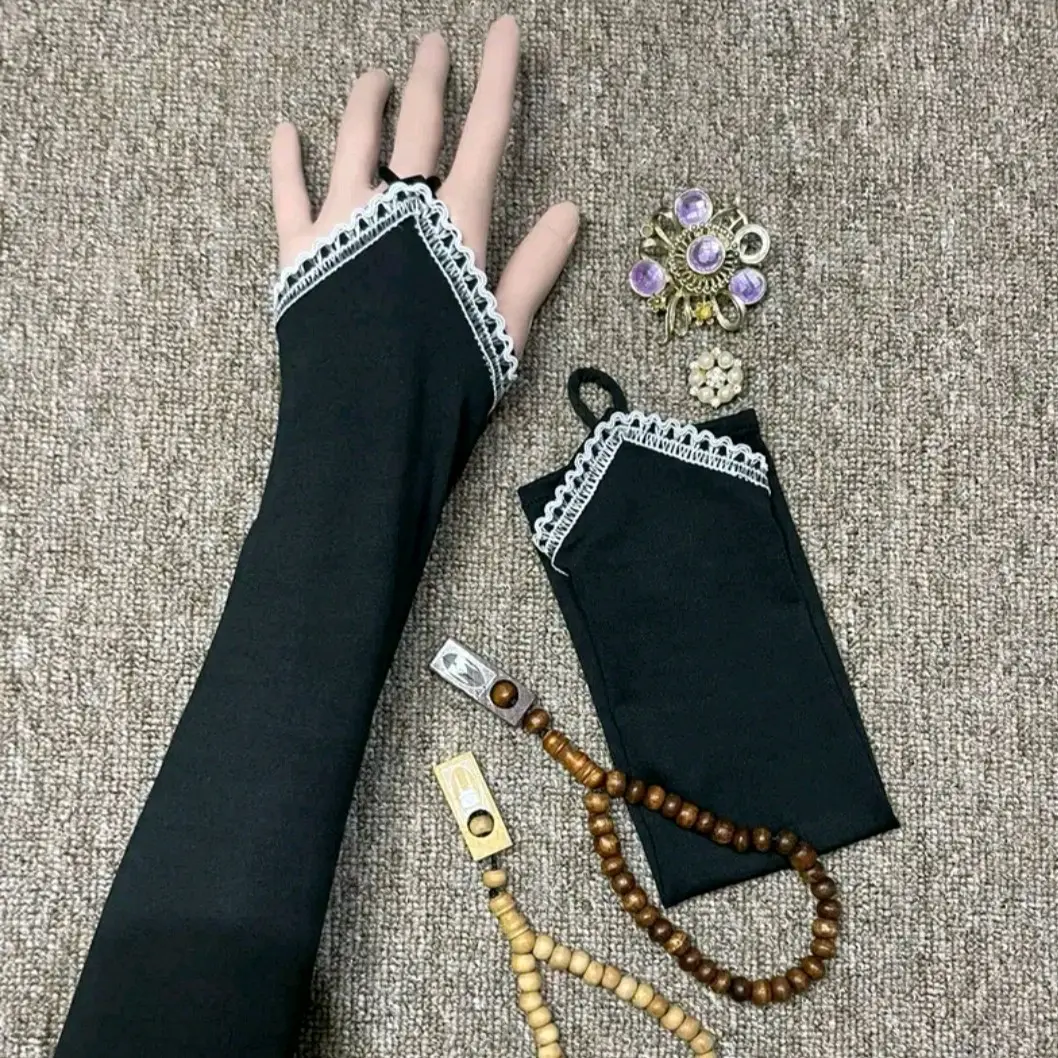 Handsock Umroh Renda/ Manset Umroh Renda Hitam Putih