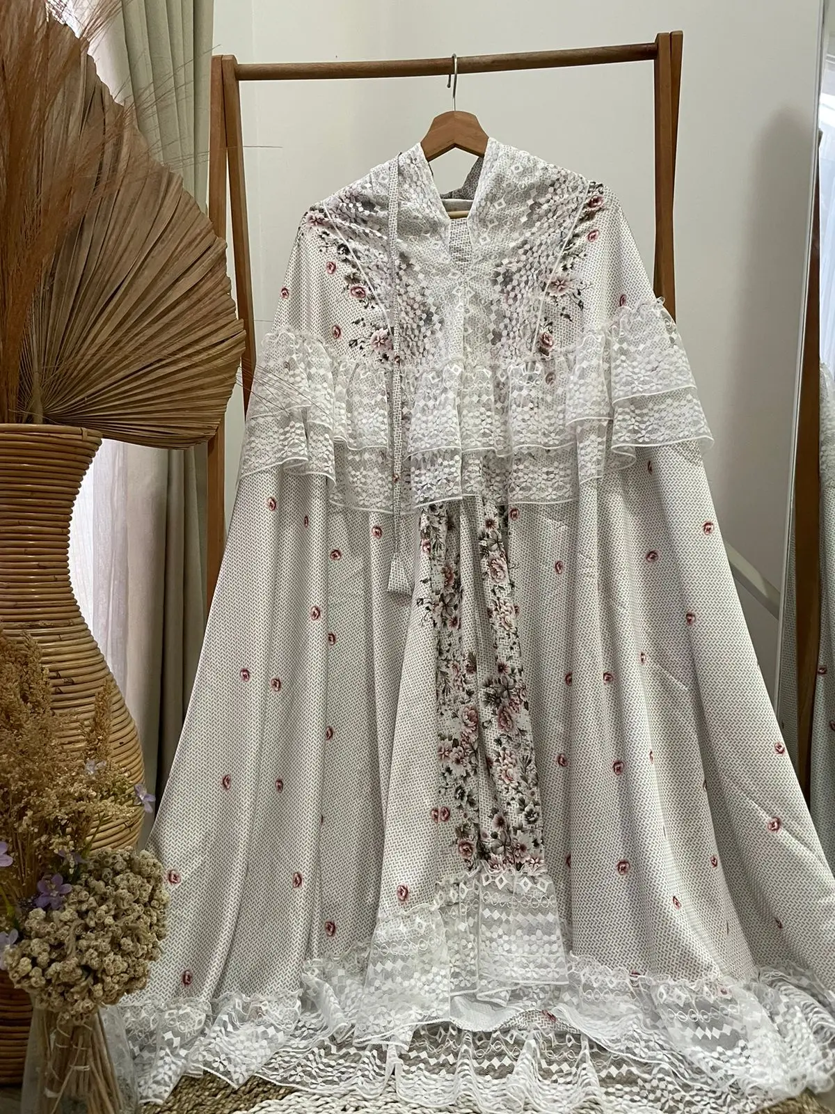 Mukena Azeen Alfurqon Dewasa Silk Renda Mewah Premium Cantik Adem Nyaman  Free Pouch Traveling Muslim Bawahan Atasan Kombinasi Bunga