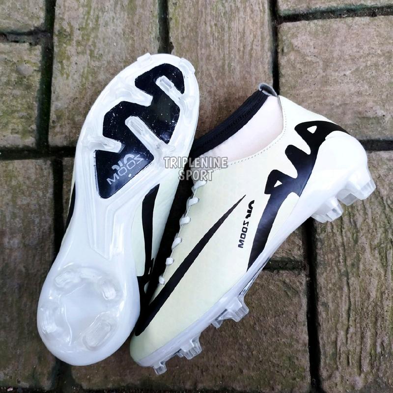 Sepatu Sepak Bola Boots Anak Cream Hitam Size 32-38 Usia 9-16 Tahun Sepatu Soccer Anak Laki-Laki Sepatu Olahraga Anak Terbaru 1