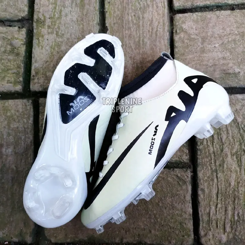 Sepatu Sepak Bola Boots Anak Cream Hitam Size 32-38 Usia 9-16 Tahun Sepatu Soccer Anak Laki-Laki Sepatu Olahraga Anak Terbaru 1