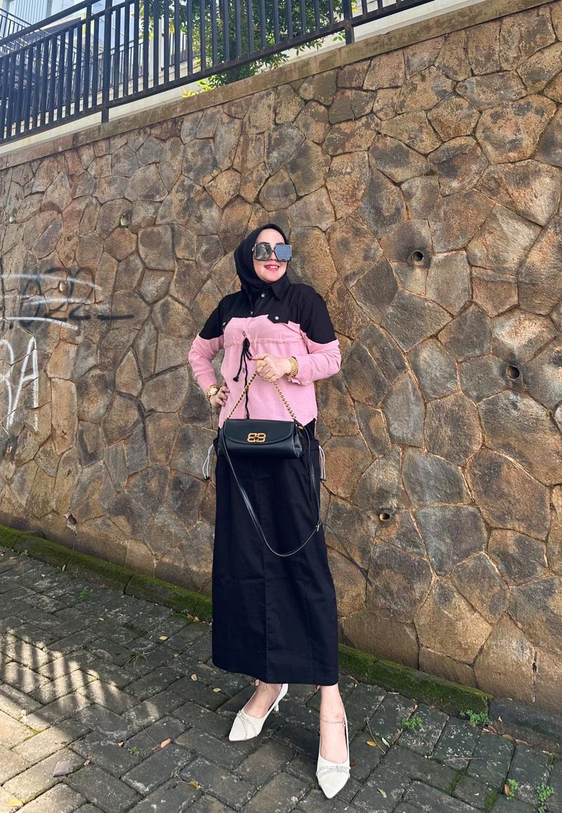 Product Introduction of Kimmy Black OneSet Cargo - Setelan Wanita Fit Twill Karet Tangan Panjang 30