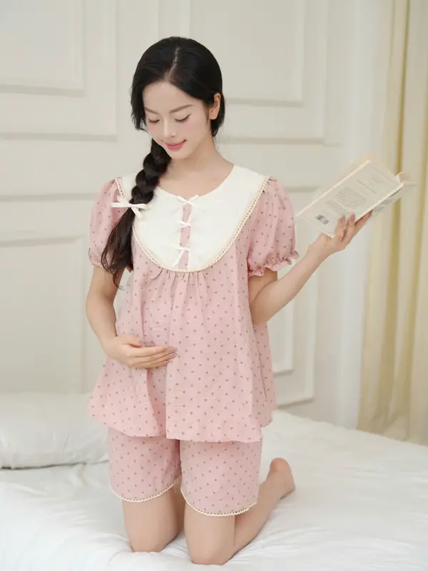 [L'AMME] Bộ mặc nhà bộ ngủ bầu ICY gồm áo cộc tay và quần đùi, thiết kể phối giả yếm với họa tiết kẻ trẻ trung, thanh lịch, chất liệu đũi nhẹ thoáng mát, có khóa kéo chìm tiện lợi cho mẹ bầu mặc sau sinh By L'amme 3