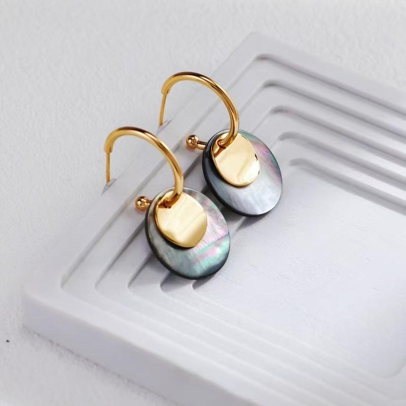 S925 Sterling Silver Vintage Gold-Plated Grey Shell Earrings,Simple,Stylish,and Versatile. shining  jewelry 3