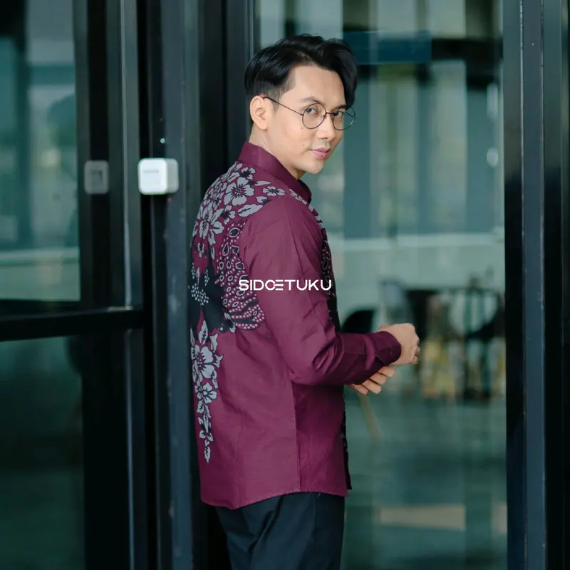 ARUTALLA BURGUNDY MAROON baju batik pria modern lengan panjang lapis furing 2