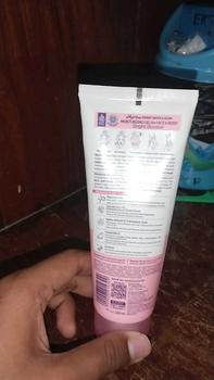 Product Review of (READY STOK) Marina Expert White & Glow Moisturizing Gel for Face & Body  Hydra Lock 170ML | MOISTURIZER MARINA FOR FACE AND BODY from Ⓗ**Ⓝ 1