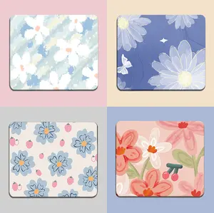 Bunga Segar Imut Minimalis Mouse Pad Bawa-Bawa Cetak HD 26×20,8cm 3mm Anti-Slip Pelindung Pergelangan Tangan Untuk Kerja Belajar dan Bermain Game Kain Halus Tekstur Sutra
