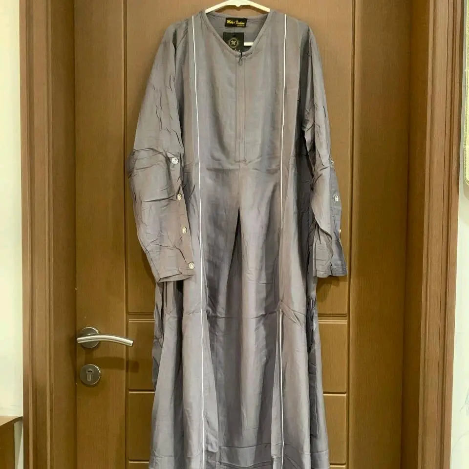 BUSANA GAMIS FAF DAN SEPATU WANITA