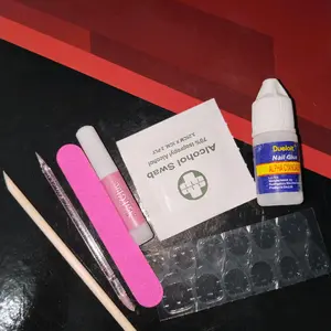 Paket Lengkap Lem Nail Art - Dapatkan Semua Yang Difoto