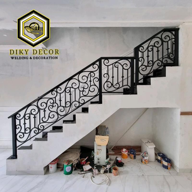 Railing Tangga Besi Model Klasik dan Elegan - Shop | Tokopedia